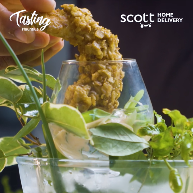 Crevettes croustillantes et chips de bananes – Scott Home Delivery